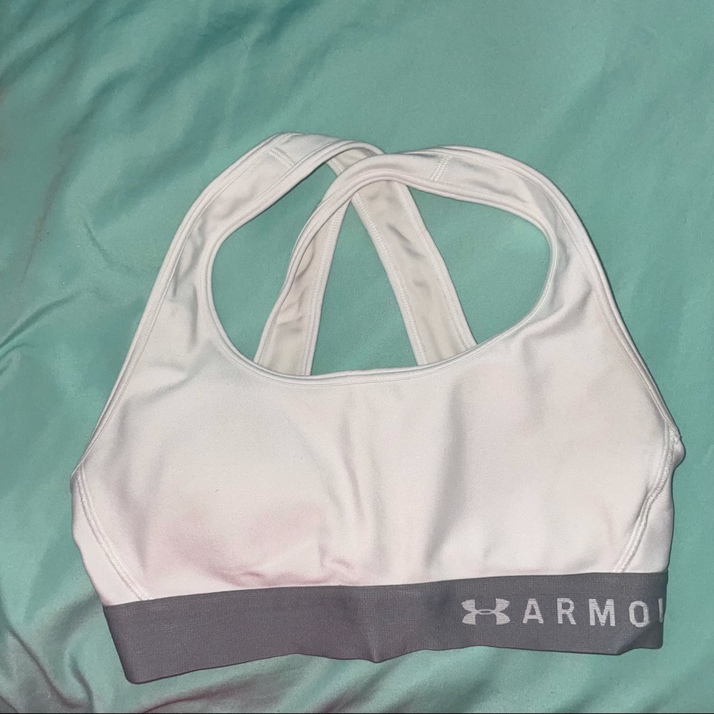 white under armour sports bra